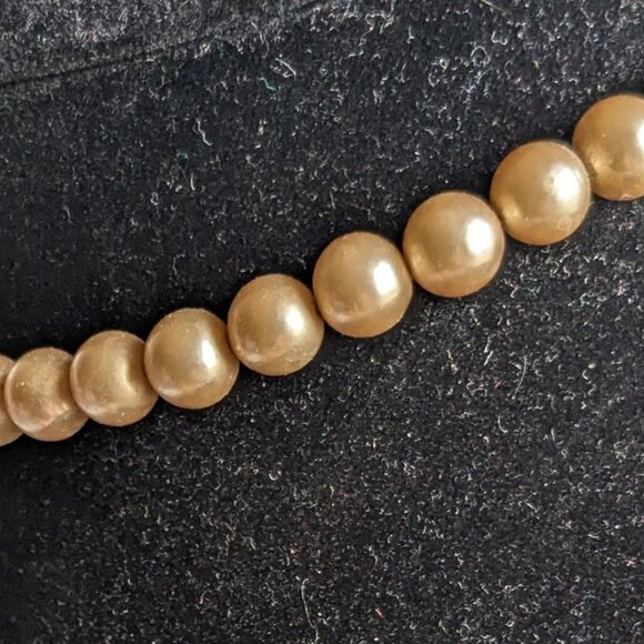 Faux Pearl Choker Necklace Antique Ivory Color - Picture 7 of 8